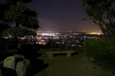 展望台の雰囲気と富津市と東京湾方面の夜景
