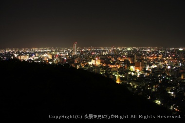 岐阜シティー・タワー43と岐阜市内の夜景
