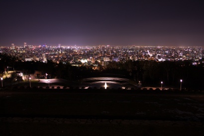 園内の雰囲気と札幌市の夜景