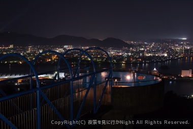 展望台と高知市の夜景