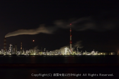 九州石油の工場地帯を眺める