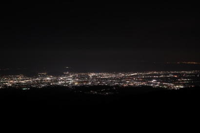 沼津市の夜景を眺める